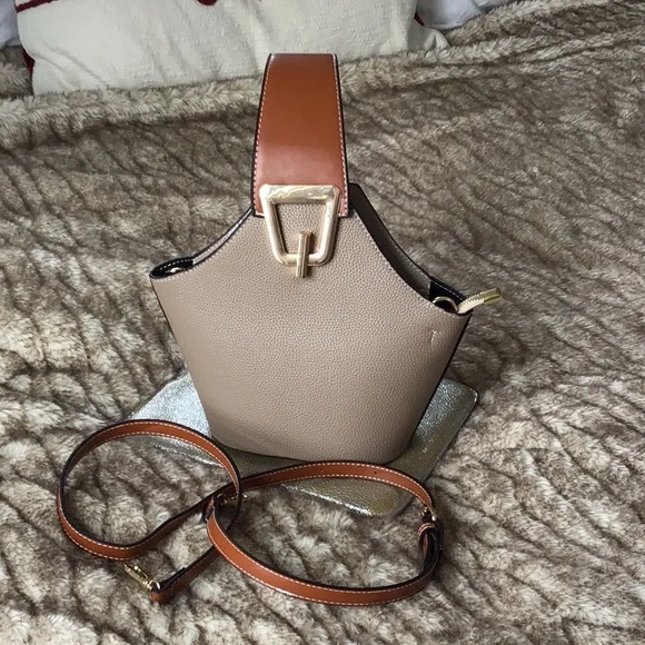 Elegant Tan and Brown Women's 2 way Bag - Picture 2 of 8